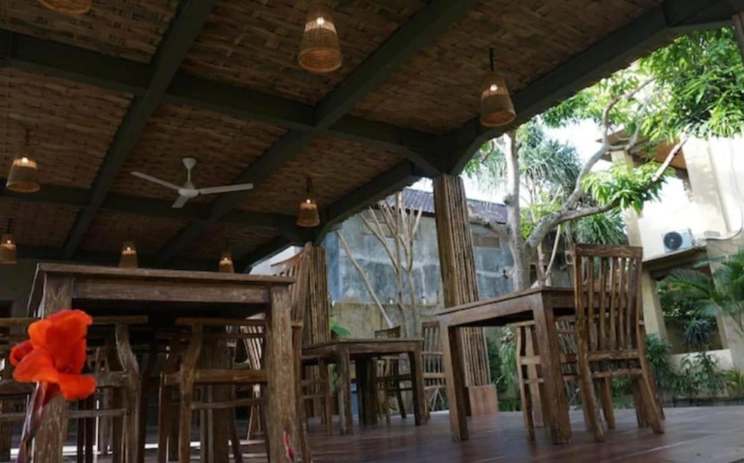 Dalia Budget Hotel Senggigi Exterior photo