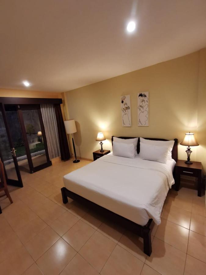 Dalia Budget Hotel Senggigi Exterior photo