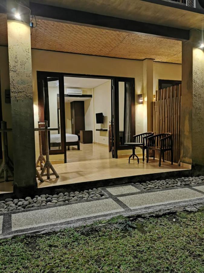 Dalia Budget Hotel Senggigi Exterior photo