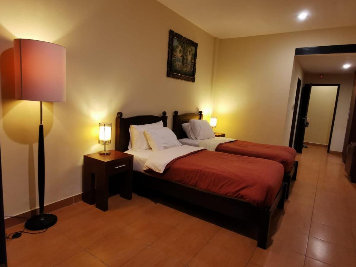 Dalia Budget Hotel Senggigi Exterior photo
