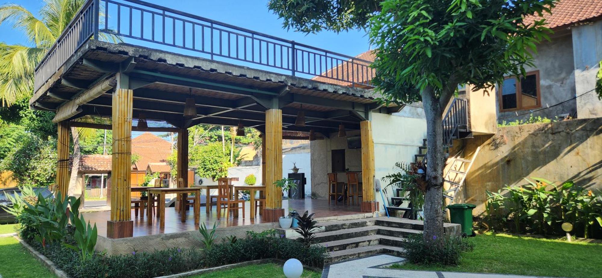 Dalia Budget Hotel Senggigi Exterior photo
